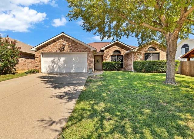 Property at 431 Hidden Ridge Dr, Burleson, TX 76028, 3 beds, 2 baths