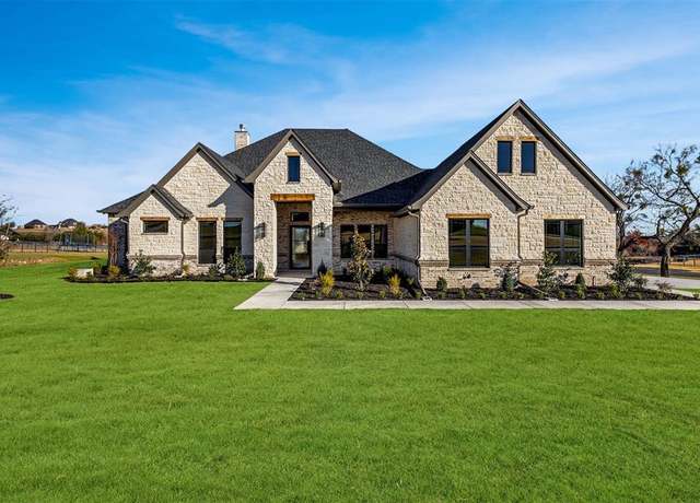 Property at 123 Club House Dr, Weatherford, TX 76087, 4 beds, 4 baths