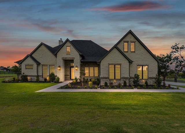 Property at 123 Club House Dr, Weatherford, TX 76087, 4 beds, 4 baths