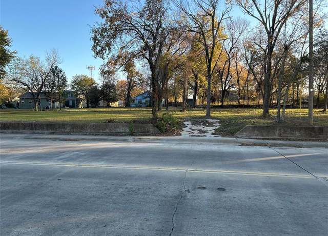 Property at 138 Pine Bluff St, Paris, TX 75460