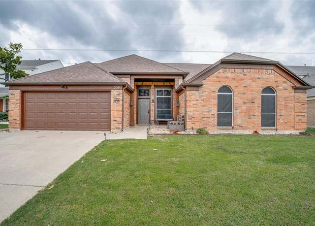 Property at 209 Commonwealth Cir, Grand Prairie, TX 75052, 4 beds, 2 baths