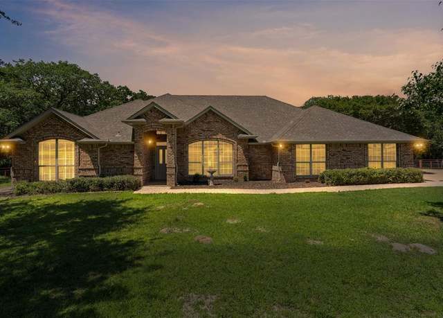 Property at 607 Friendship Rd, Weatherford, TX 76085, 3 beds, 3 baths