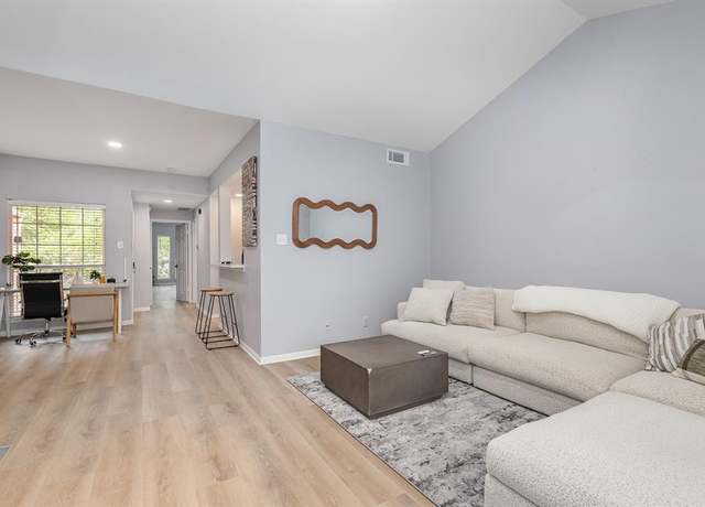 Property at 12660 Hillcrest Rd #4204, Dallas, TX 75230, 1 bed, 1 bath