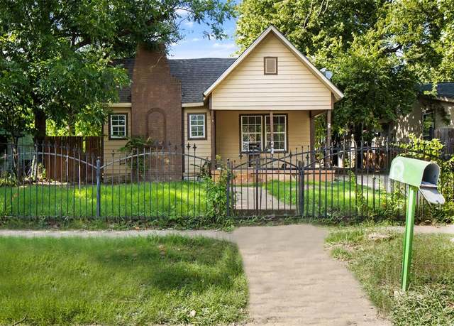 Property at 2825 Avenue I, Fort Worth, TX 76105, 2 beds, 1 bath