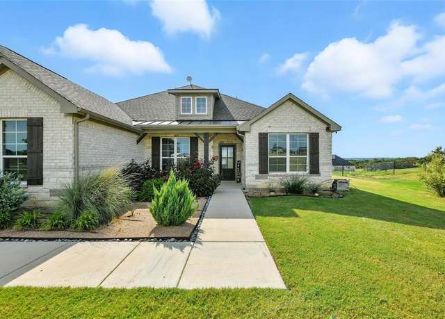 Property at 1089 Flagstone Dr, Weatherford, TX 76085, 4 beds, 3 baths