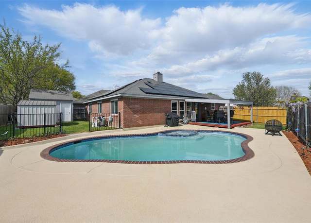 Property at 1008 Miles Ave, Burleson, TX 76028, 4 beds, 2 baths