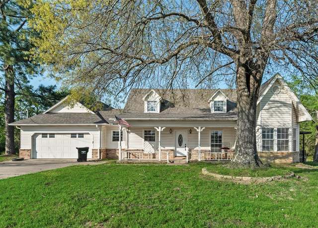 Property at 330 W Quitman St, Emory, TX 75440, 3 beds, 2 baths