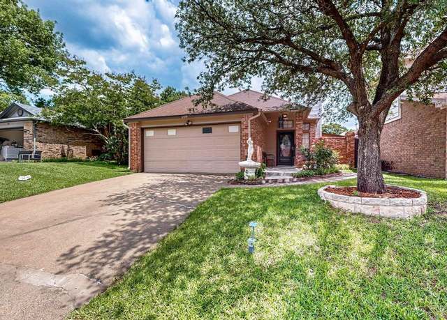 Property at 208 Lydia Cir, Irving, TX 75060, 3 beds, 2 baths