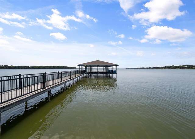 Property at 204 SE County Road 3149, Corsicana, TX 75109, 4 beds, 4.5 baths