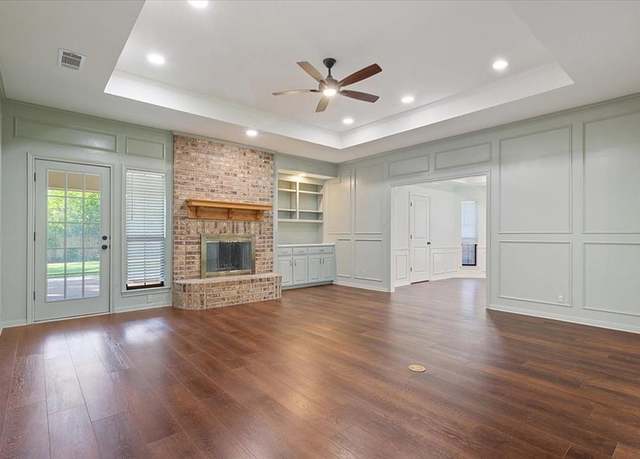 Property at 9402 Oak Hill Dr, Woodway, TX 76712, 4 beds, 2 baths