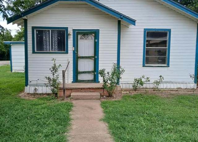 Property at 501 E 10th St, Coleman, TX 76834, 2 beds, 1 bath