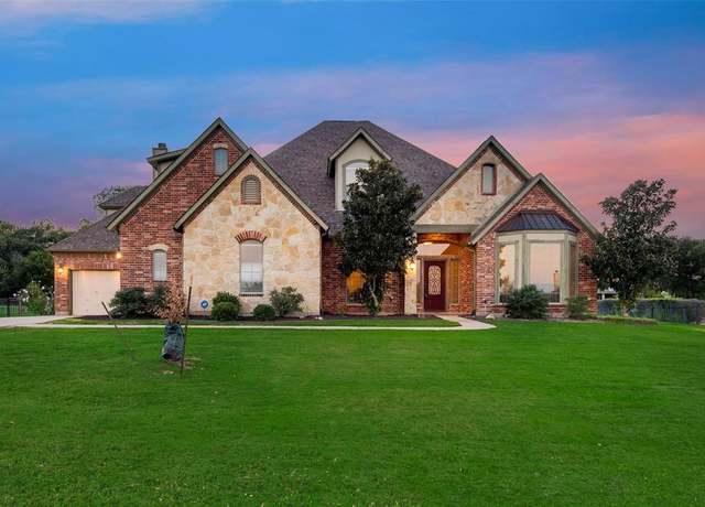 Property at 132 Silver Rose Blvd, Burleson, TX 76028, 5 beds, 3.5 baths