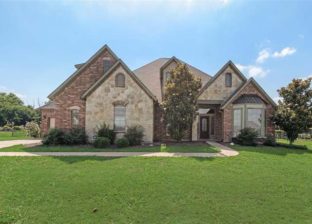 Property at 132 Silver Rose Blvd, Burleson, TX 76028, 5 beds, 3.5 baths