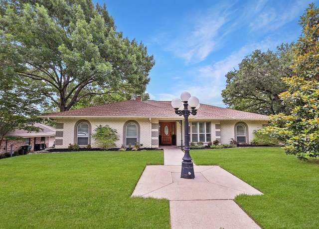 Property at 8820 Hunters Glen Trl, Fort Worth, TX 76120, 3 beds, 2.5 baths