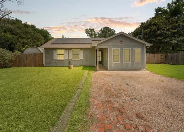 Property at 8222 Happy Trl, Alvarado, TX 76009, 4 beds, 1.5 baths