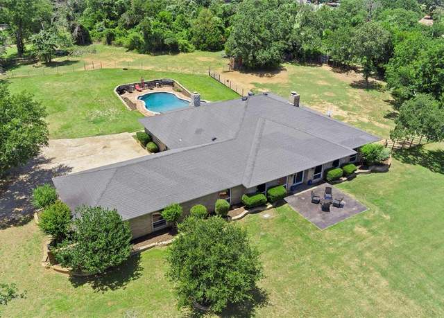 Property at 2052 Trailwood Dr W, Burleson, TX 76028, 4 beds, 3 baths
