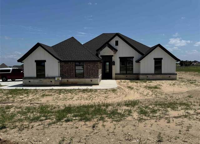 Property at 2004 Downslope Ln, Weatherford, TX 76087, 4 beds, 2.5 baths