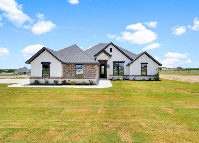 Property at 2004 Downslope Ln, Weatherford, TX 76087, 4 beds, 2.5 baths