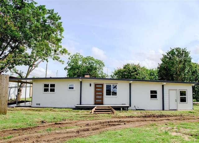 Property at 32 Pueblo Dr, Gordonville, TX 76245, 3 beds, 2 baths