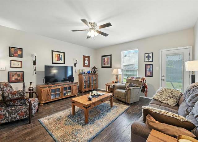 Property at 5817 Deck House Rd, Fort Worth, TX 76179, 3 beds, 2 baths