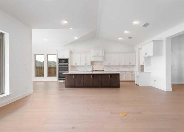 Property at 4406 Crown Run Rd, Midlothian, TX 76065, 4 beds, 3.5 baths