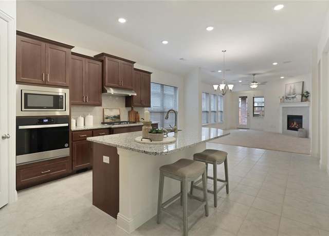 Property at 8105 Meadow Valley Dr, Mckinney, TX 75071, 3 beds, 2.5 baths