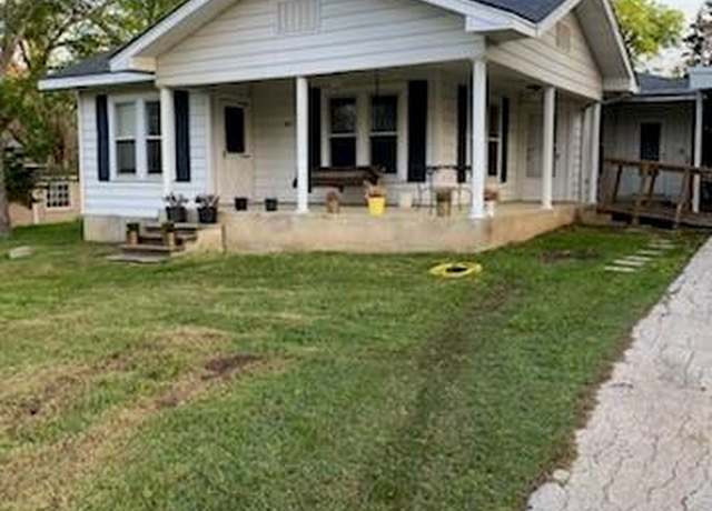 Property at 209 E Hill St, Grand Saline, TX 75140, 3 beds, 1 bath
