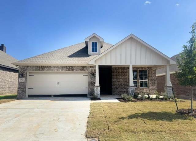 Property at 3526 Columbus St, Gainesville, TX 76240, 3 beds, 2 baths