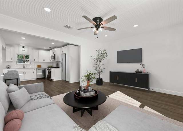 Property at 3958 Valentine St, Fort Worth, TX 76107, 3 beds, 2 baths