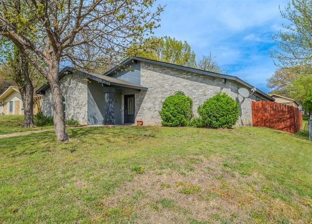 Property at 635 Southwood Ct, Duncanville, TX 75137, 3 beds, 2 baths