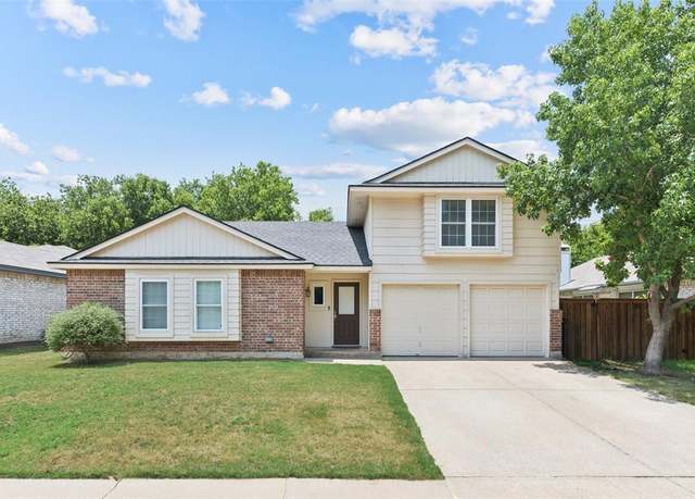 Property at 6921 Brookdale Dr, Watauga, TX 76148, 5 beds, 3 baths