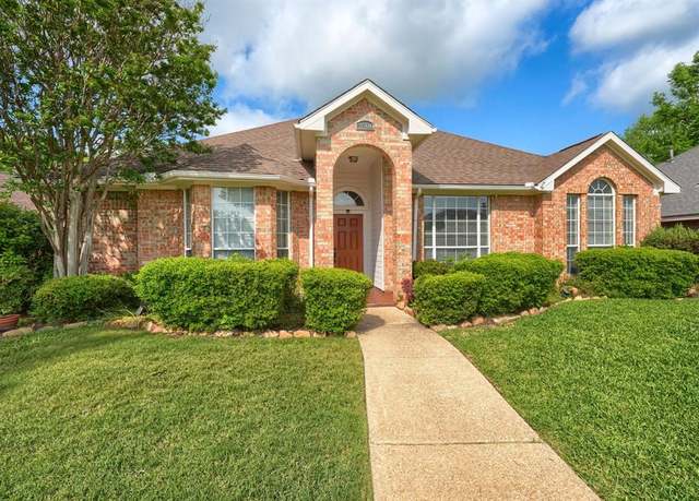 Property at 2700 Hyacinth Dr, Mesquite, TX 75181, 3 beds, 2 baths