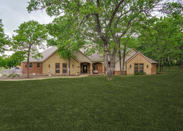Property at 101 Oakwood Dr, Weatherford, TX 76086, 5 beds, 4.5 baths