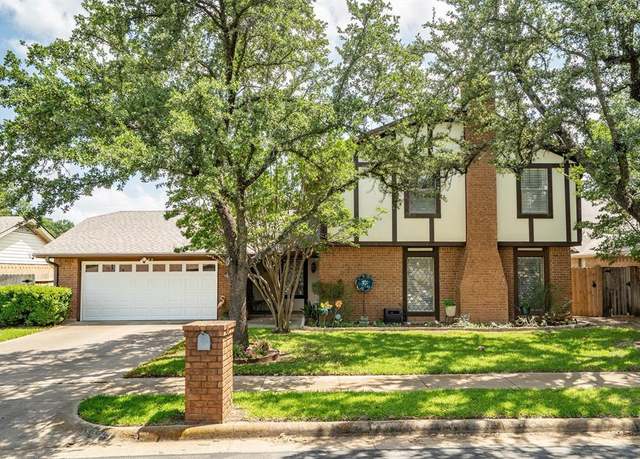 Property at 3200 Teakwood Dr, Bedford, TX 76021, 3 beds, 2.5 baths