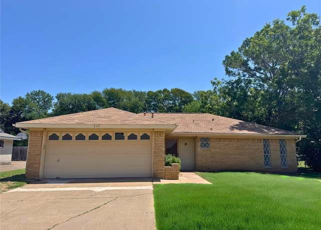 Property at 203 Faye St, Lacy Lakeview, TX 76705, 3 beds, 2 baths