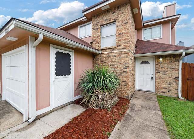 Property at 2634 Pinta Cir, Grand Prairie, TX 75052, 3 beds, 2 baths