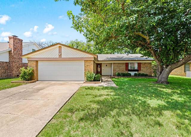 Property at 204 Gloria St, Keller, TX 76248, 3 beds, 2 baths