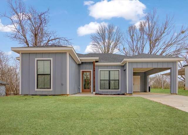 Property at 722 E Walker St, Denison, TX 75021, 3 beds, 2 baths