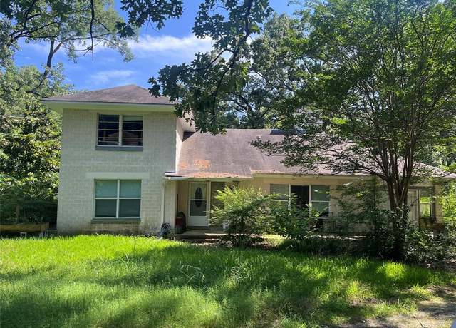 Property at 6259 S Lakeshore Dr, Shreveport, LA 71119, 4 beds, 2 baths