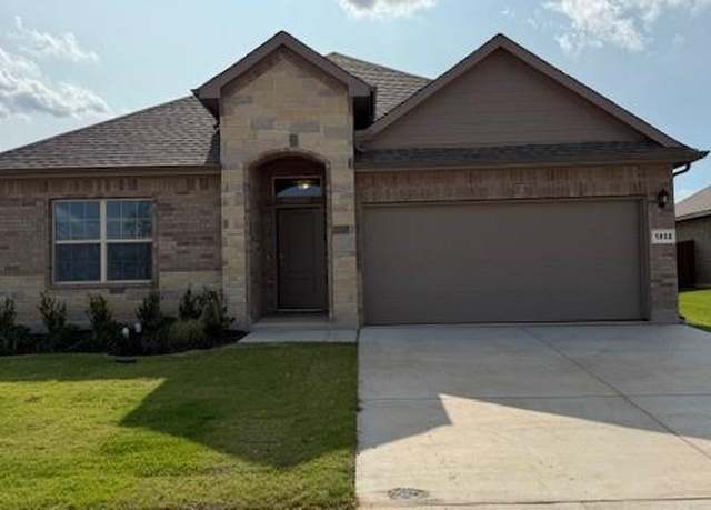 Property at 1932 Preakness Dr, Granbury, TX 76049, 4 beds, 2 baths