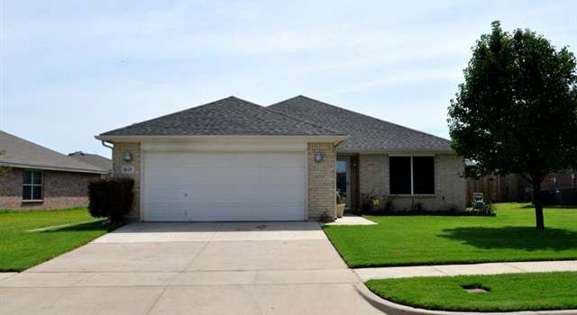 Photo of 8125 Abbey Glen Ct, Arlington, TX 76002