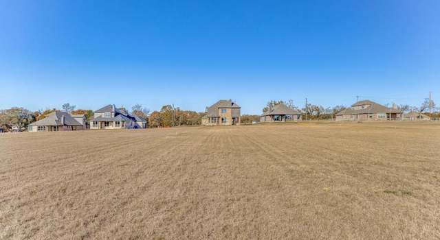 Photo of 864 Shadow Valley Rd, Whitesboro, TX 76273