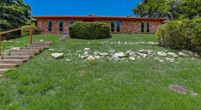 Photo of 425 Lakewood Dr, Desoto, TX 75115