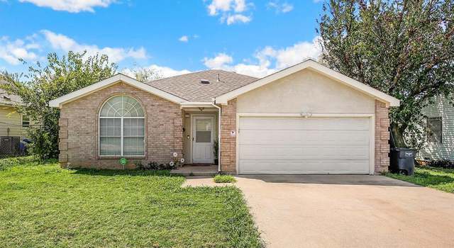 Photo of 2912 Canberra Ct, Fort Worth, TX 76105