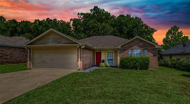 Photo of 204 Cheyenne Trl, Alvarado, TX 76009
