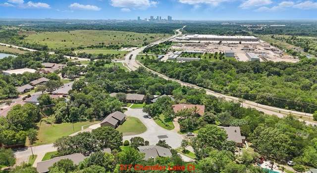 Photo of 317 Chandler Lake Ct, Fort Worth, TX 76103