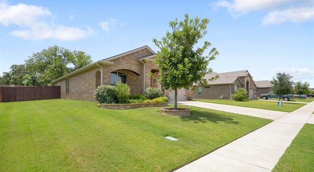 Photo of 1092 Mooring Dr, Azle, TX 76020