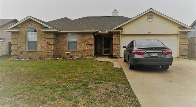 Photo of 837 Vicksburg Ln, Burleson, TX 76028