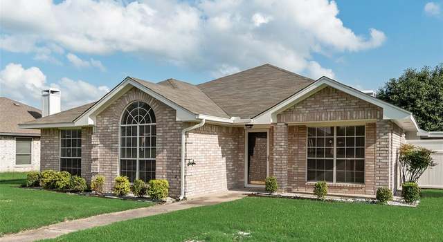 Photo of 1326 Rosewood Ln, Lancaster, TX 75146