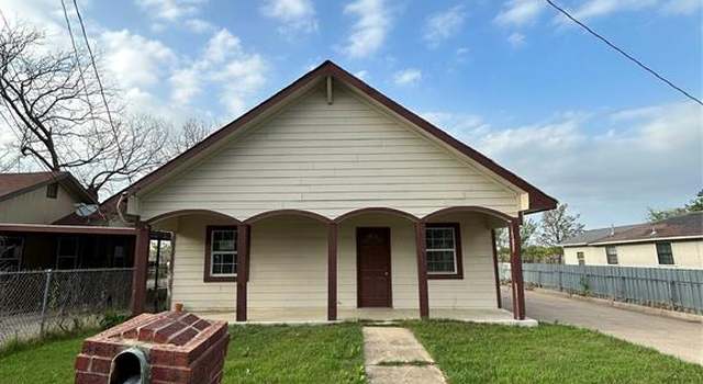 Photo of 704 W Trammell Ave, Fort Worth, TX 76140